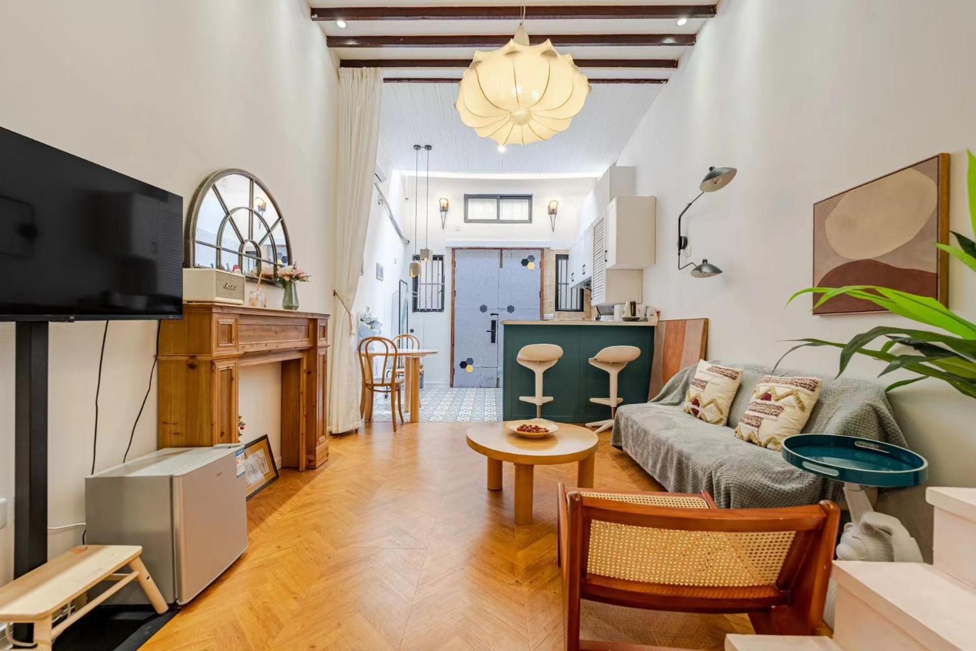 Downtown Blossom B&b- Yongkang Road Проживание в семье Шанхай
