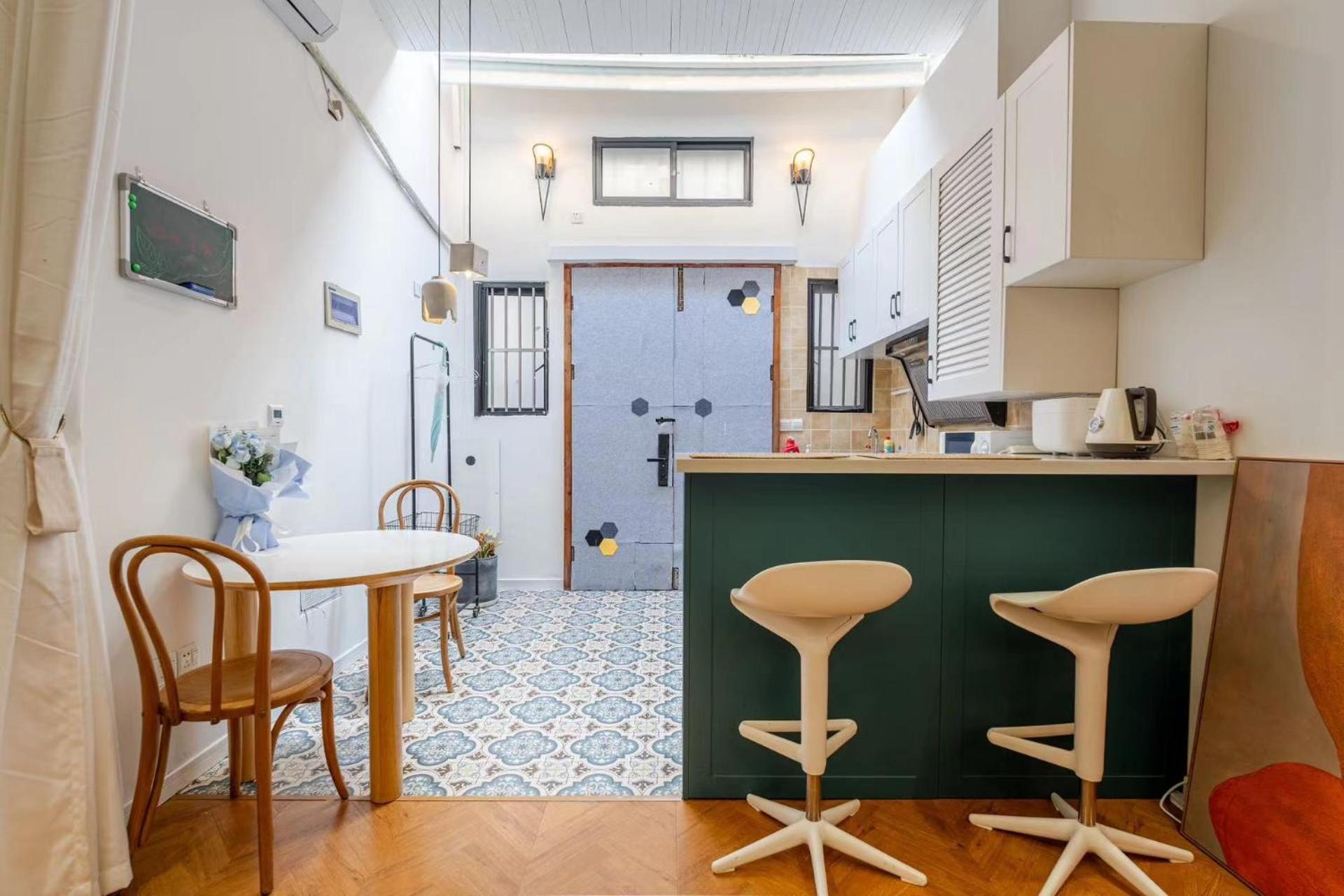 Проживание в семье Downtown Blossom B&b- Yongkang Road *